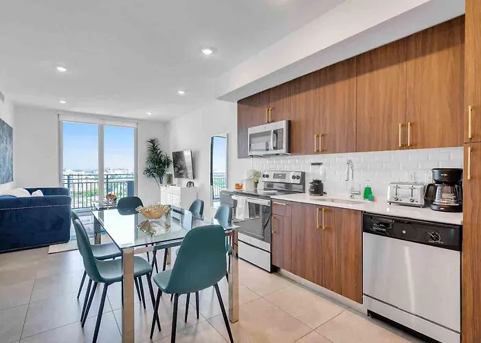 Amazing 3 Bed Unit In Dwntwn Miami With Free Parking