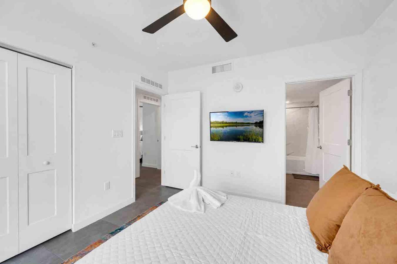 Amazing 3 Bed Unit In Dwntwn With Free Parking Appartamento *