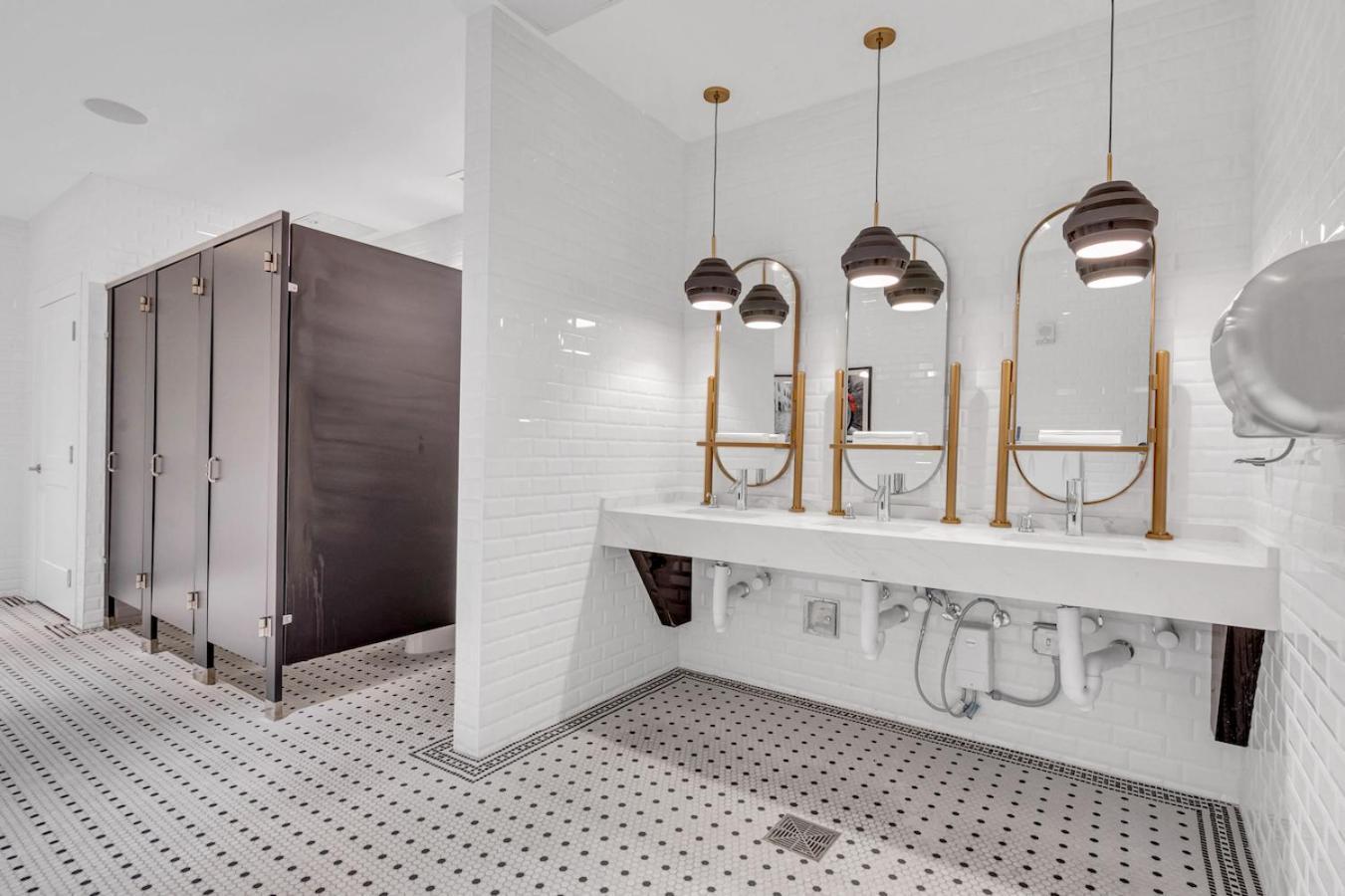 Amazing 3 Bed Unit In Dwntwn With Free Parking Appartamento